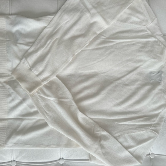 Fine Merino wool sweater - tags on - Picture 2 of 3